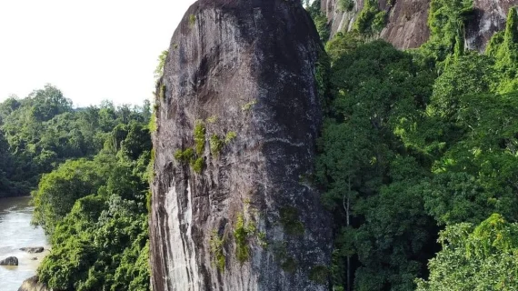 Menikmati Keindahan Alam Batu Suli di Desa Upon Batu, Kabupaten Gunung Mas